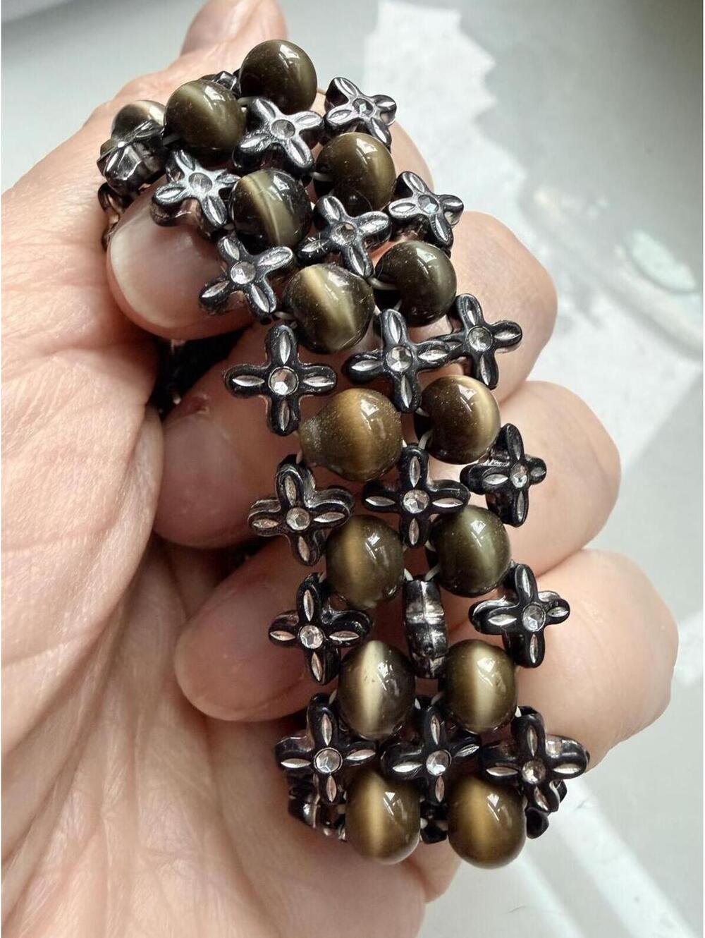 Wide Cat's Eye Bead Bracelet Silver Tone Statement - Picture 2 of 4